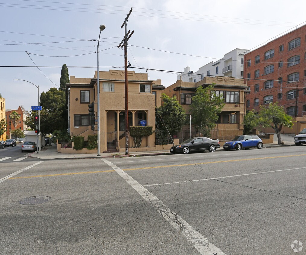 Foto del edificio - 3863 W 8th St
