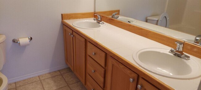Foto del edificio - 3 br, 2.5 bath House - 5881 SE 15th Drive