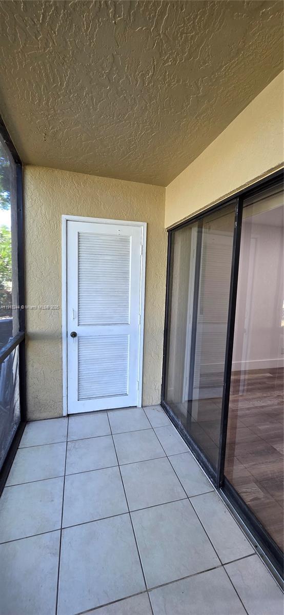 Foto del edificio - 9000 NW 28th Dr