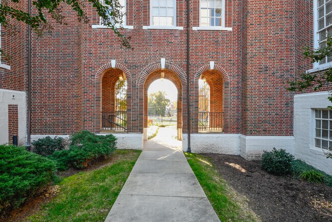 Welcome Home - 900 Barton St