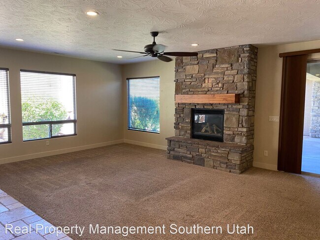 Foto del edificio - 4 br, 3 bath House - 2729 E Rasmussen Dr