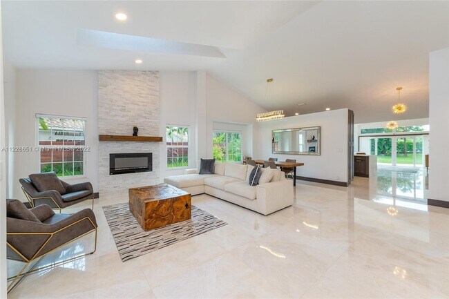 Building Photo - 5951 NW 65th Ct