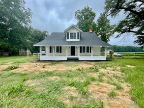 Building Photo - 416 Old Maxton Rd