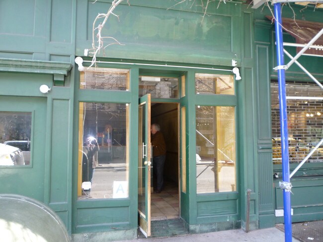 Foto del edificio - 59 W 8th St