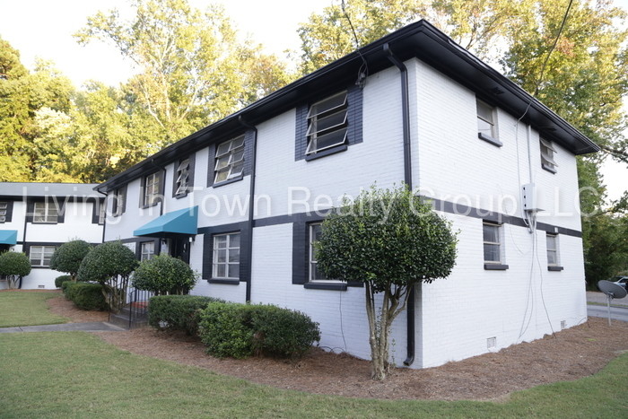 Foto principal - 743 Scott Blvd