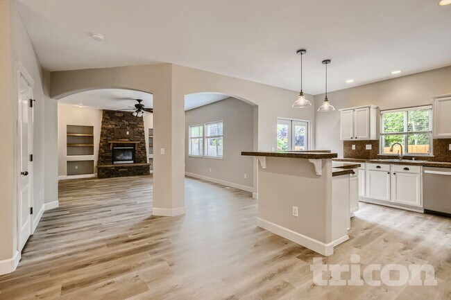 Building Photo - 11805 1st Pl SE