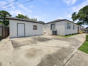 Building Photo - 9102 Oleander St