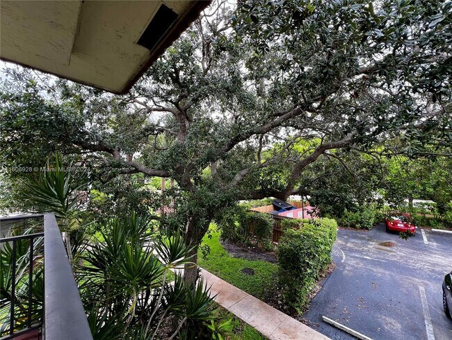 Foto del edificio - 413 Lakeview Dr