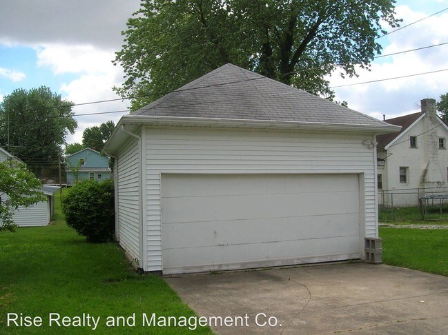 Building Photo - 2671 Canal Dr