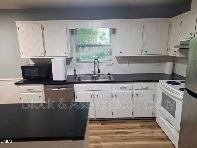 Foto del edificio - 902 W Chatham St