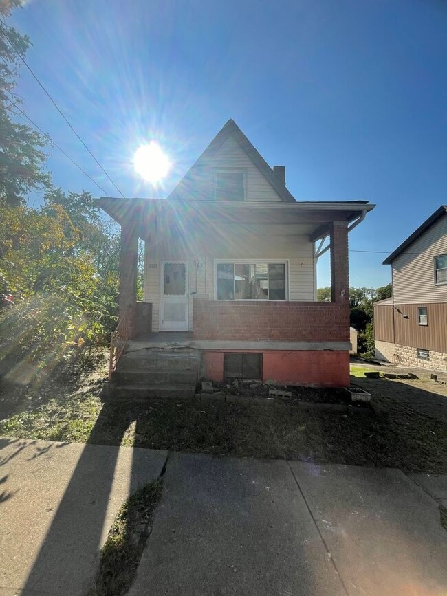 Building Photo - 3 Bed 1 Bath- Pittsburgh PA