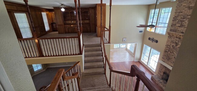 Foto del edificio - 1323 Falling Leaf Ln