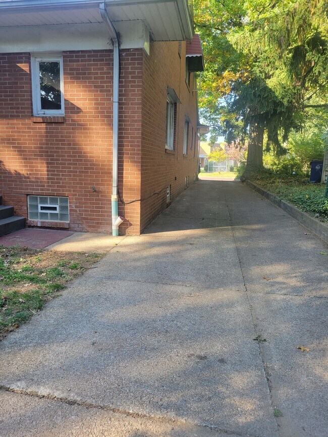 Foto del edificio - 17506 Nottingham Rd
