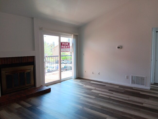 Foto del edificio - 4899 S Dudley St