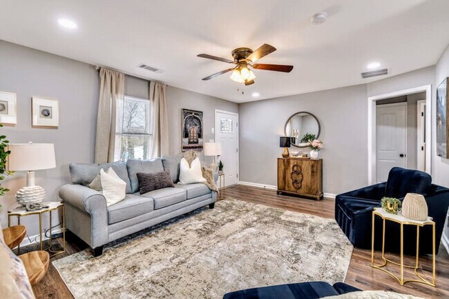 Building Photo - Lawson Way  Chamblee - 2BR - Pet Friendly ...