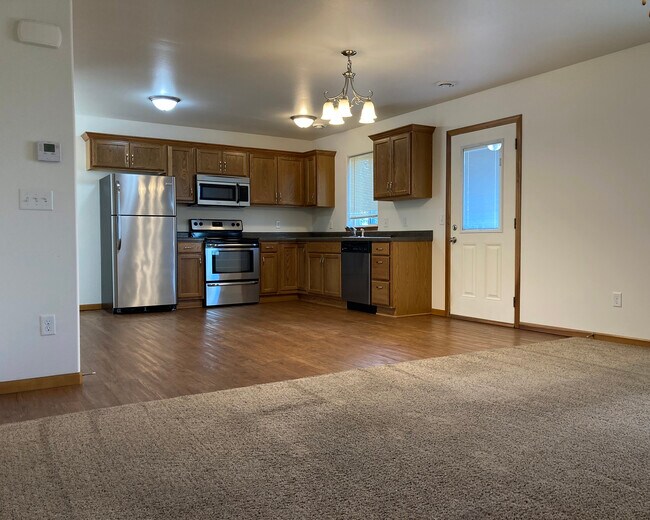 Building Photo - 600 Tanager Path