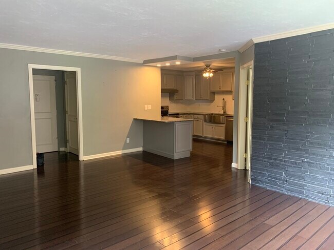 Foto del edificio - 2 Hammond Pond Pkwy