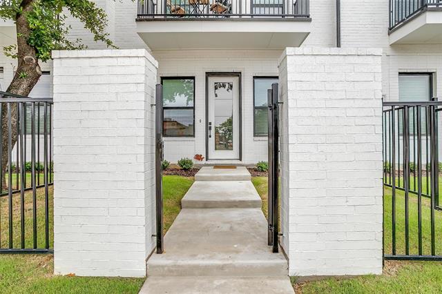 Building Photo - 701 W Abram St