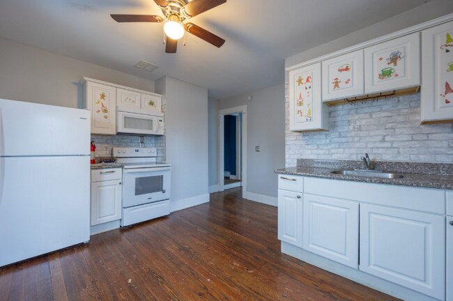 Building Photo - 182 Clinton Ave