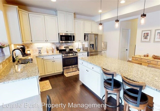 Building Photo - 4 br, 2.5 bath House - 14 Pickens Dr