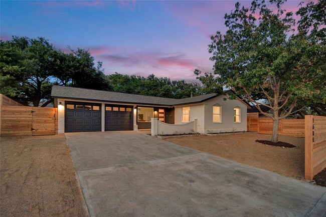Building Photo - 1606 Rutland Dr