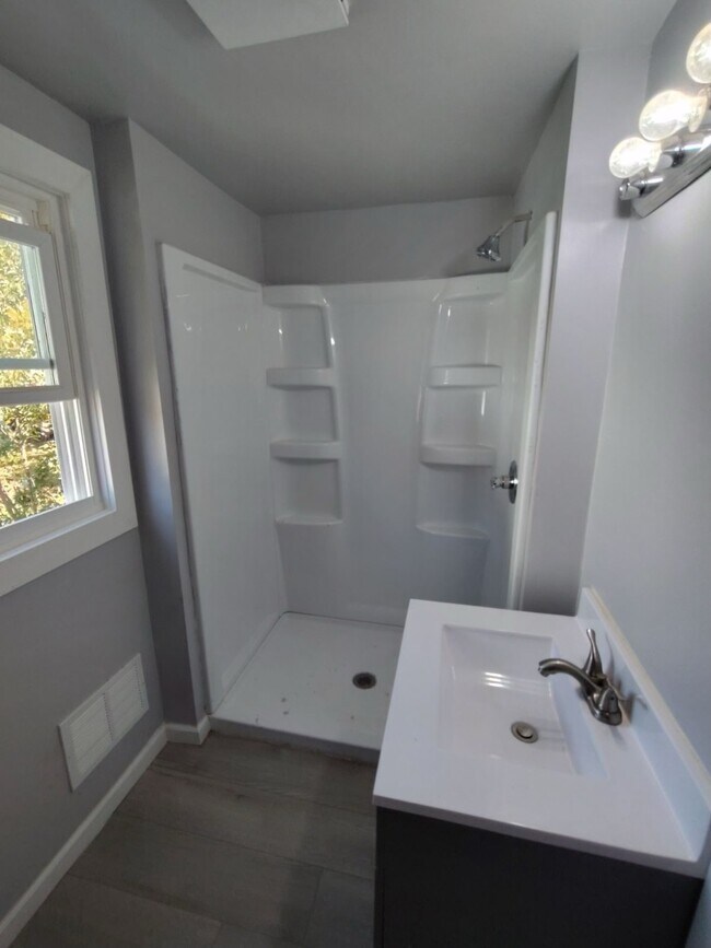 Foto del edificio - 1627 Woodbine Ave SE