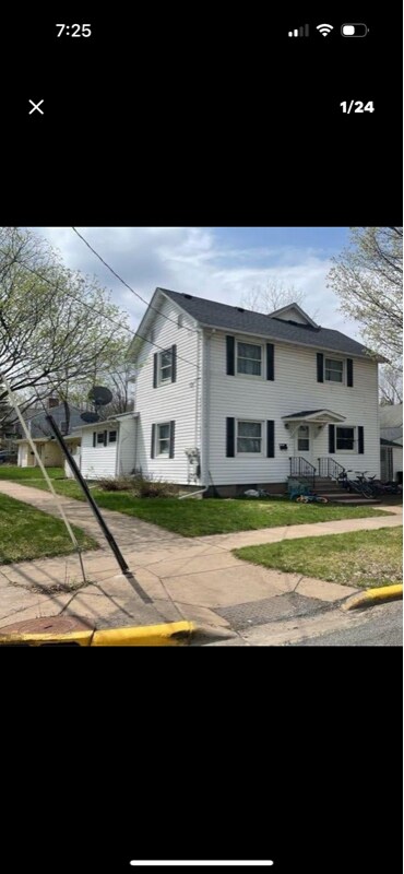 Foto del edificio - 1022 Wilson Ave