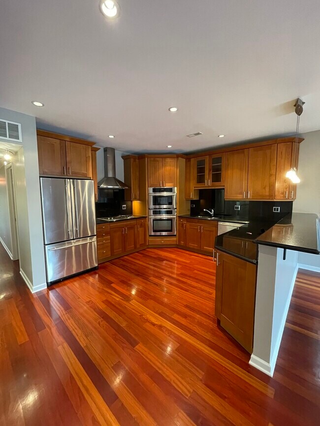 Foto del edificio - 1457 N Ashland Ave