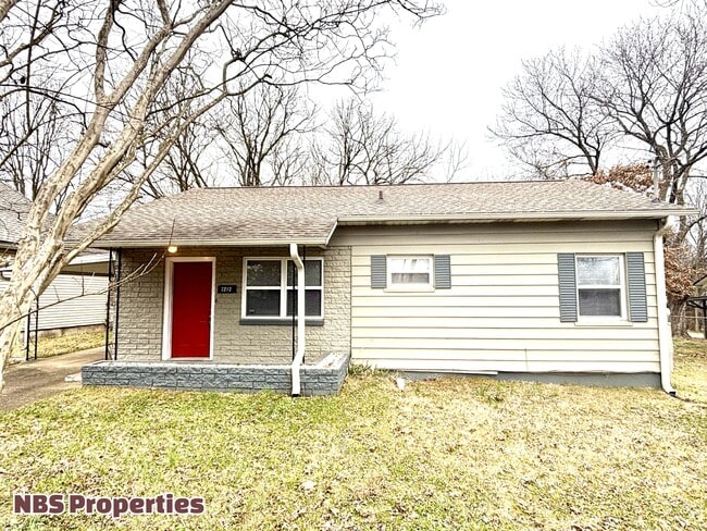 Building Photo - 2212 Harvey St