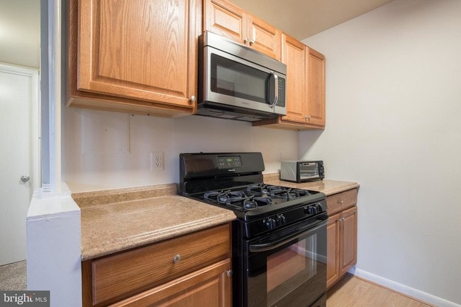 Building Photo - 4925 Americana Dr
