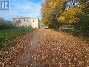 Building Photo - 4570 Penetanguishene Rd