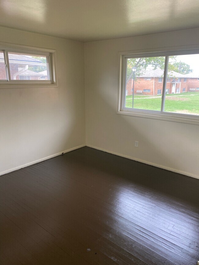 Foto del edificio - 2165 W Mound St