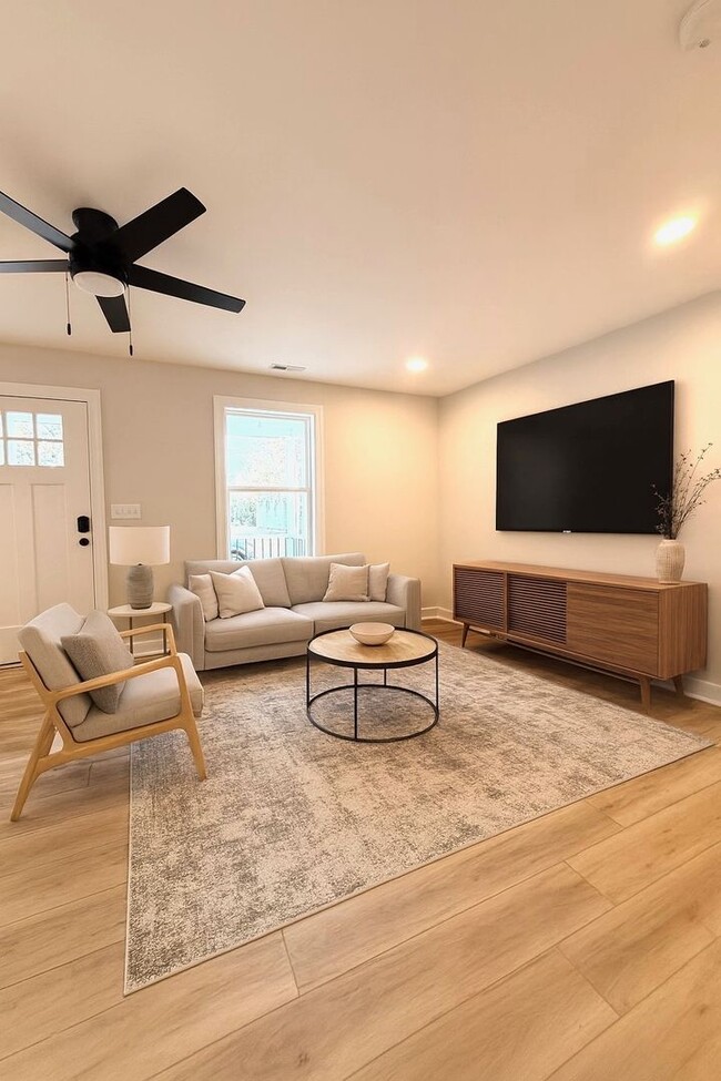 Building Photo - 603 McPherson St