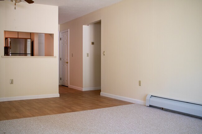 Building Photo - 1 Timberwood Dr