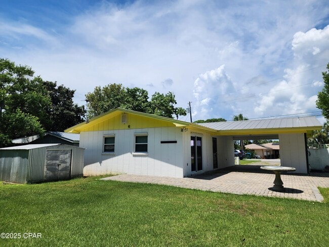 Building Photo - 16236 E Lullwater Dr