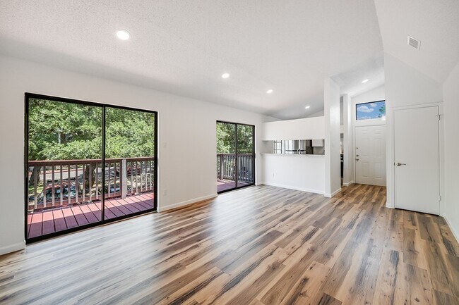 Building Photo - Travis Oaks Rental