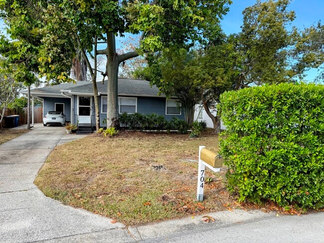 Building Photo - 704 Yelvington Ave