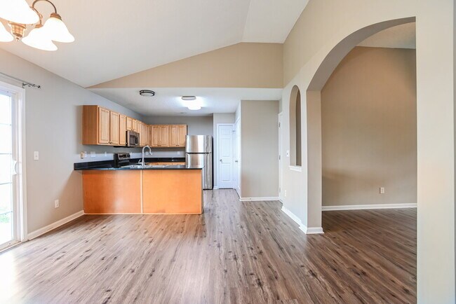 Building Photo - 209 Glencroft Dr