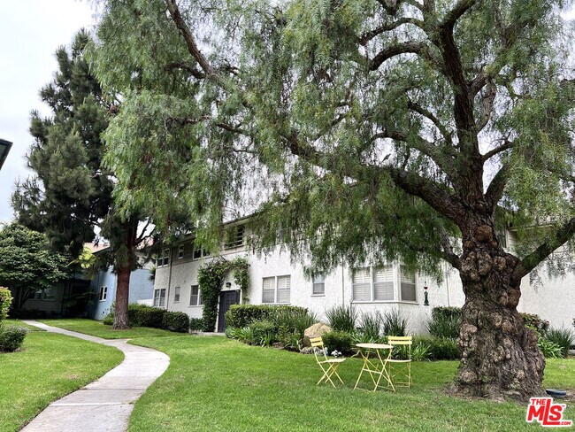 Foto del edificio - 5811 Bowcroft St