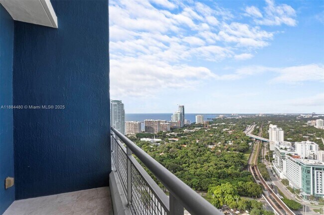 Foto del edificio - 60 SW 13th St