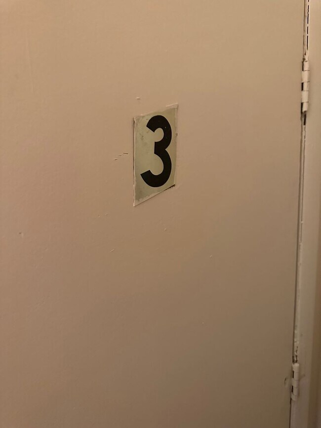 Foto del edificio - 1244 E North Ave