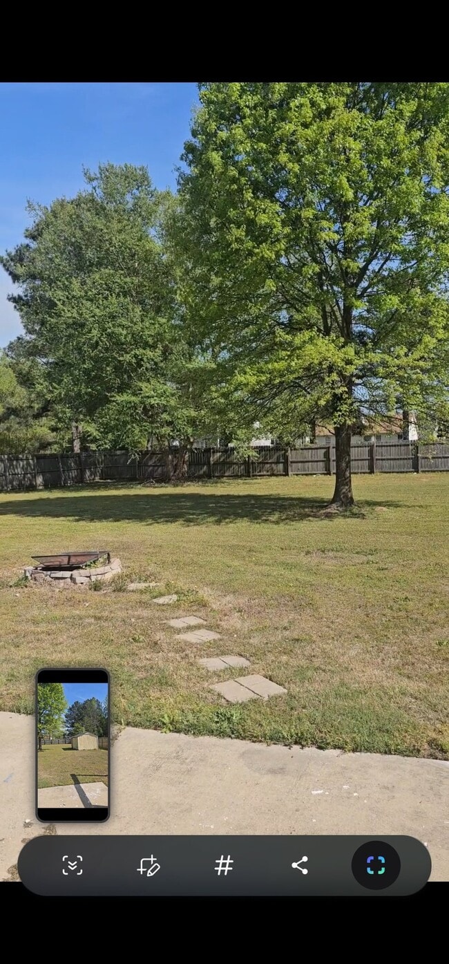 Building Photo - 442 Northwoods Dr