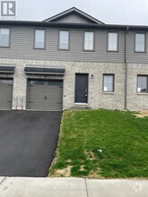 Building Photo - 34 Campbell Cres