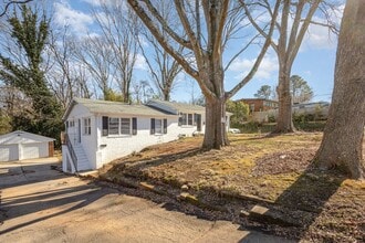 Building Photo - 6037 Ingleside Dr