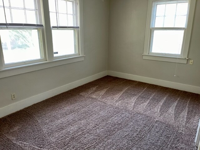 Building Photo - 430 S Bluff Ave