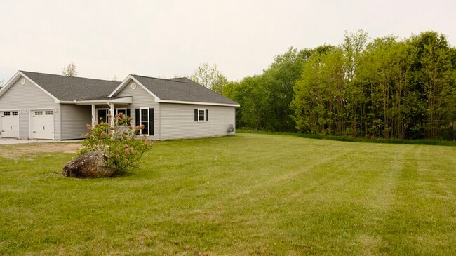 Building Photo - 100 Jay Bird Ln