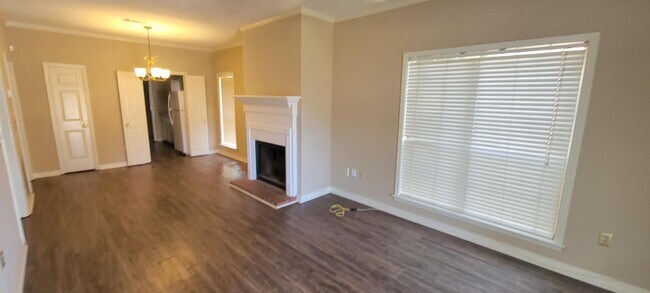Building Photo - 22 River Run Dr