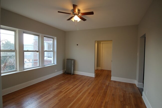 Foto del edificio - 4324 N Bernard St