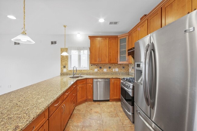 Building Photo - 61 Stuyvesant Ave