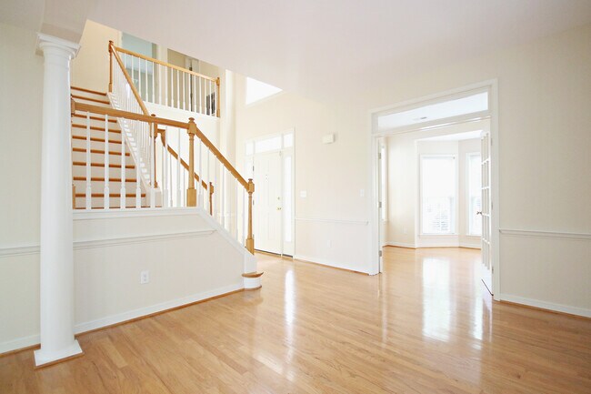 Foto del edificio - Spacious Foxcroft Home With Fenced Yard